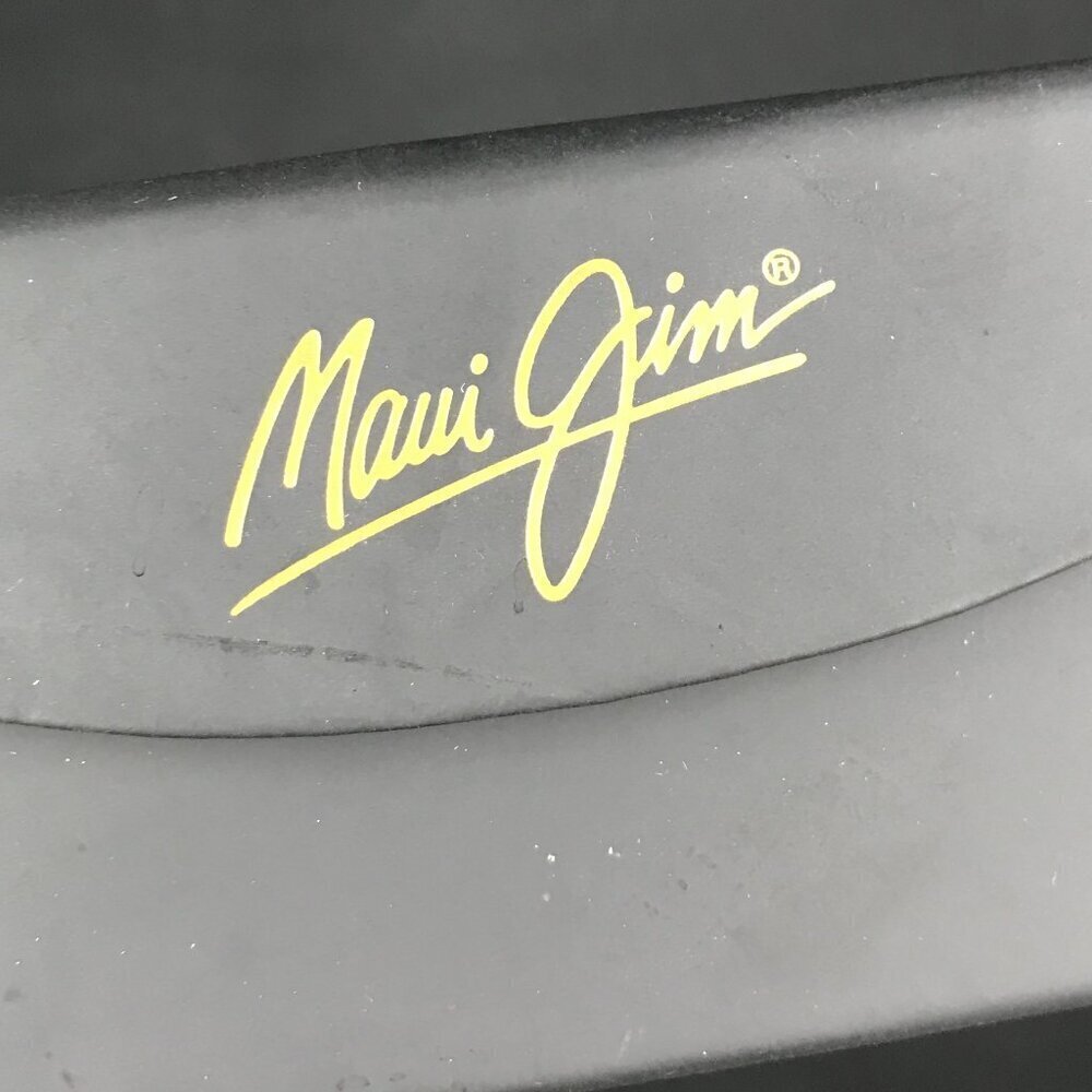 Maui Jim triangle/tri fold sunglass or glass case in black.  Folds flat